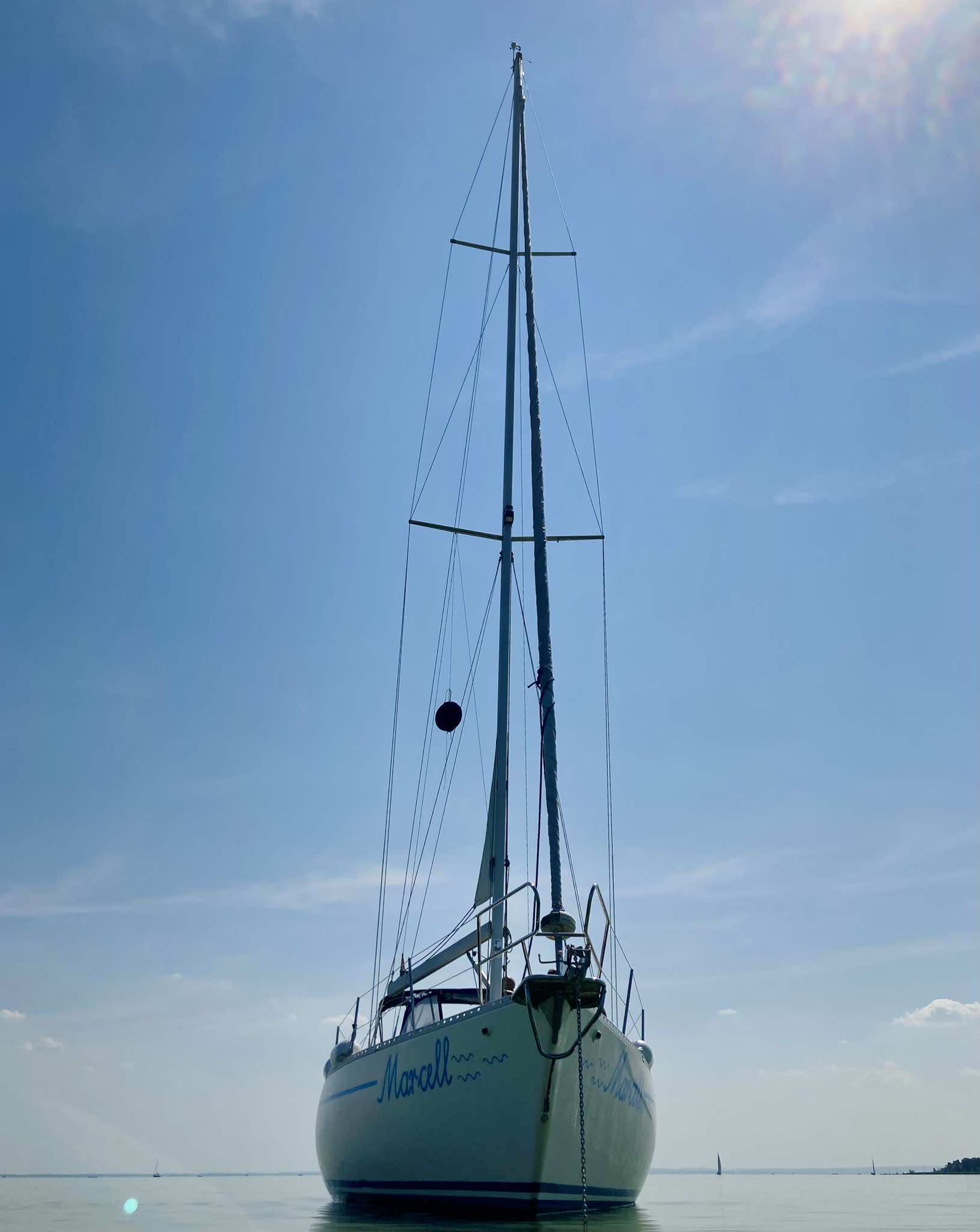 Vitorlázás a Balatonon